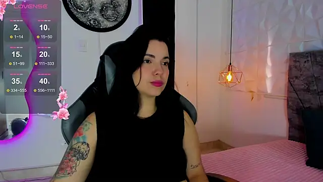 Snapshot of tatiana_sc chatting on 11.04.25 tatiana sc online show from 11.04.25