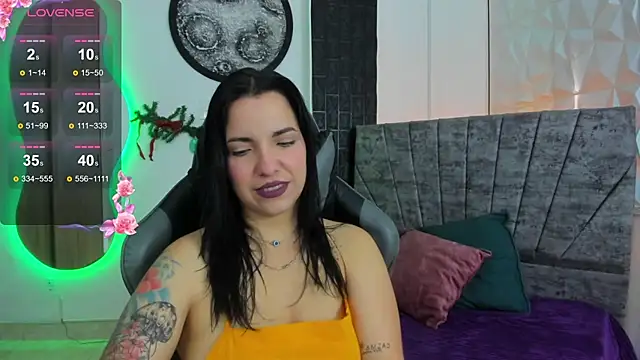 Snapshot of tatiana_sc chatting on 11.22.25 tatiana sc online show from 11.22.25