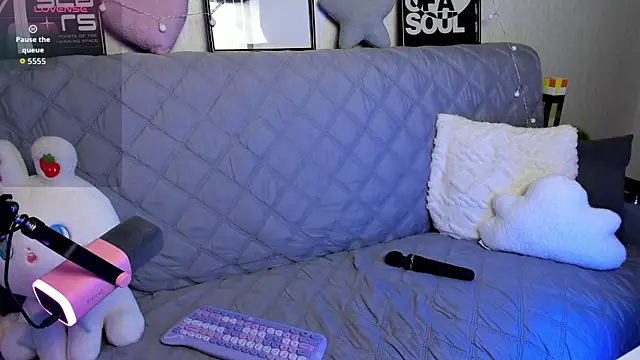 Snapshot of KittiMissi chatting on 11.24.25 KittiMissi online show from 11.24.25