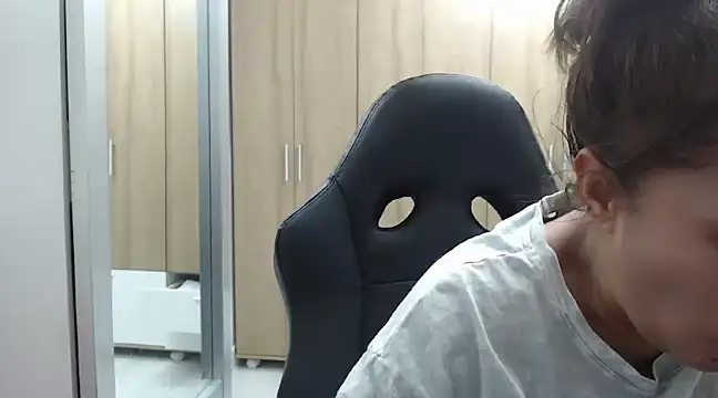 RoxanaLove9 online show from 02.06.25