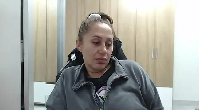 RoxanaLove9 online show from 02.10.25