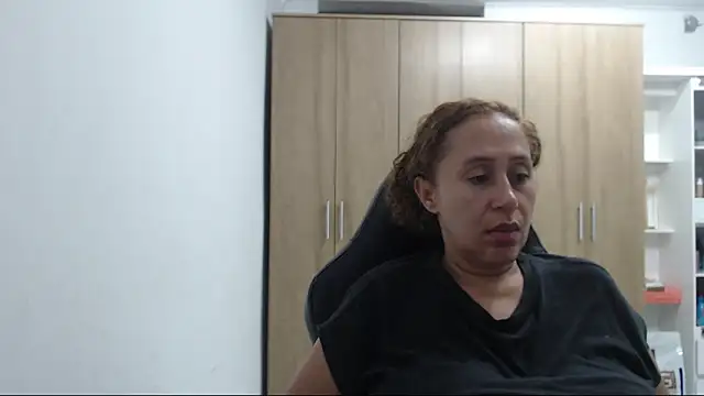 Snapshot of RoxanaLove9 chatting on 03.29.26 RoxanaLove9 online show from 03.29.26