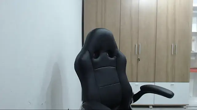 Snapshot of RoxanaLove9 chatting on 03.31.26 RoxanaLove9 online show from 03.31.26