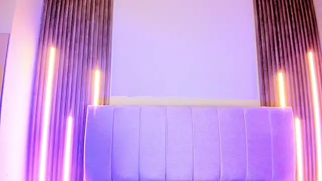 Annie9  online show from 04.18.26