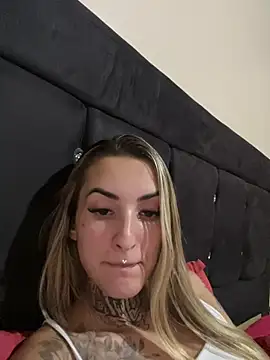 hotskinny1 online show from 02.22.25