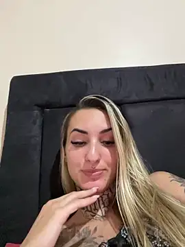 hotskinny1 online show from 02.28.25