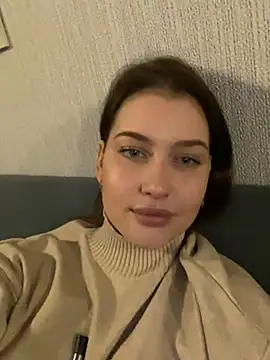 Snapshot of KikiWatson chatting on 02.02.25 KikiWatson online show from 02.02.25