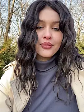 Snapshot of KikiWatson chatting on 02.12.25 KikiWatson online show from 02.12.25