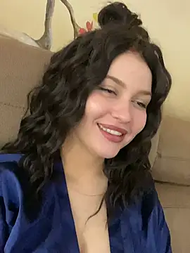 Snapshot of KikiWatson chatting on 02.21.25 KikiWatson online show from 02.21.25