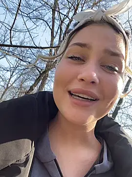 Snapshot of KikiWatson chatting on 03.12.25 KikiWatson online show from 03.12.25