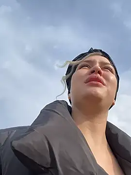 Snapshot of KikiWatson chatting on 03.14.25 KikiWatson online show from 03.14.25