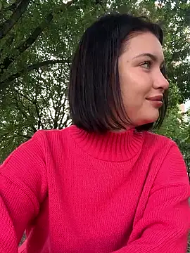 Snapshot of KikiWatson chatting on 09.11.25 KikiWatson online show from 09.11.25