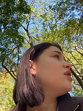 Snapshot of KikiWatson chatting on 10.05.25 KikiWatson online show from 10.05.25