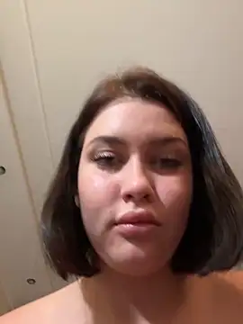 Snapshot of KikiWatson chatting on 10.16.25 KikiWatson online show from 10.16.25