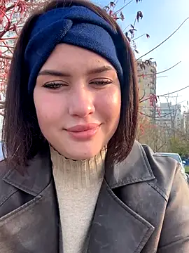 Snapshot of KikiWatson chatting on 11.07.25 KikiWatson online show from 11.07.25