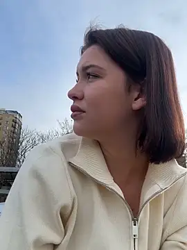 Snapshot of KikiWatson chatting on 11.20.25 KikiWatson online show from 11.20.25