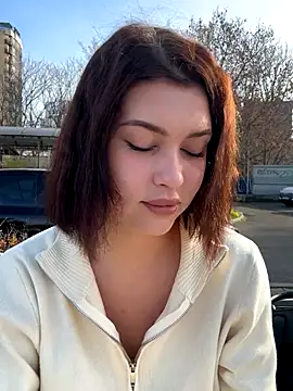 Snapshot of KikiWatson chatting on 11.23.25 KikiWatson online show from 11.23.25