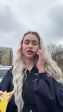 Snapshot of KikiWatson chatting on 03.21.26 KikiWatson online show from 03.21.26