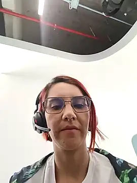 your red rose  online show from 01.17.25