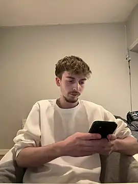 Snapshot of plumboyee chatting on 12.10.24 plumboyee online show from 12.10.24