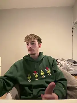 Snapshot of plumboyee chatting on 12.12.24 plumboyee online show from 12.12.24