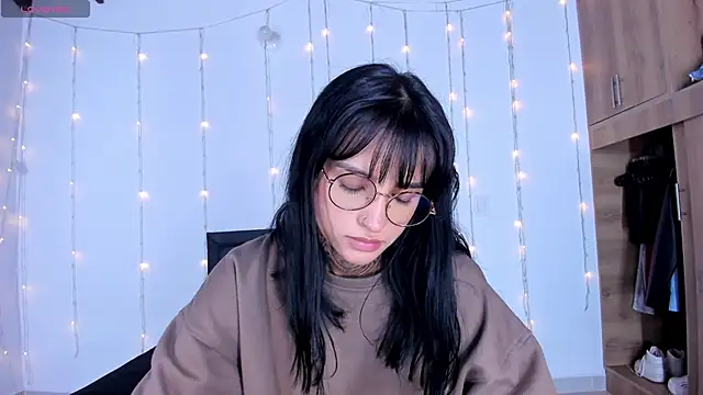 Snapshot of medussa13_ chatting on 02.25.25 medussa13 online show from 02.25.25