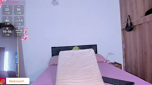 Snapshot of medussa13_ chatting on 02.28.26 medussa13 online show from 02.28.26