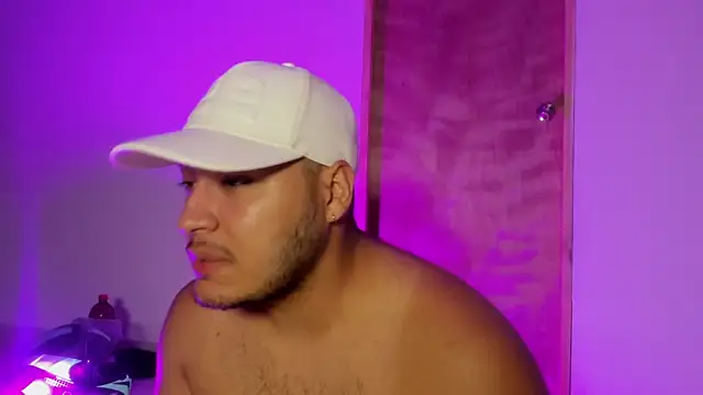 Snapshot of dylanchilii31 chatting on 04.08.26 dylanchilii31 online show from 04.08.26