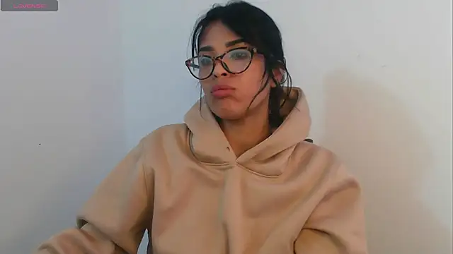 Snapshot of AlessiaVal_ chatting on 02.08.25 AlessiaVal online show from 02.08.25