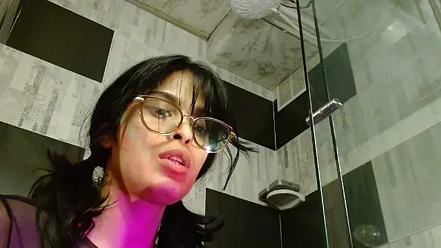 Snapshot of AlessiaVal_ chatting on 04.02.26 AlessiaVal online show from 04.02.26