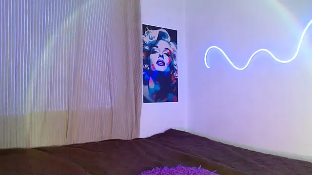 Snapshot of AlessiaVal_ chatting on 04.08.26 AlessiaVal online show from 04.08.26