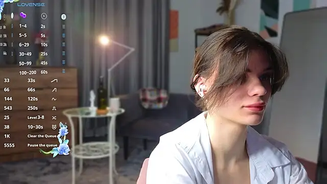 Snapshot of MimiLoll chatting on 03.03.25 MimiLoll online show from 03.03.25