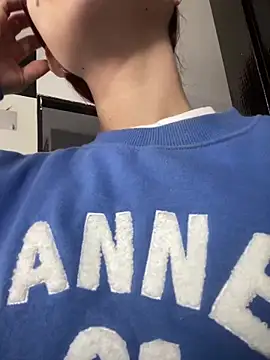 Snapshot of HannaRhodes chatting on 01.25.25 HannaRhodes online show from 01.25.25