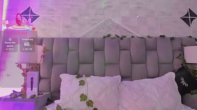 Snapshot of HannaRhodes chatting on 03.15.25 HannaRhodes online show from 03.15.25