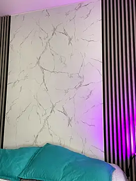 Snapshot of HannaRhodes chatting on 09.11.25 HannaRhodes online show from 09.11.25