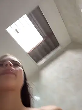 Snapshot of HannaRhodes chatting on 10.12.25 HannaRhodes online show from 10.12.25