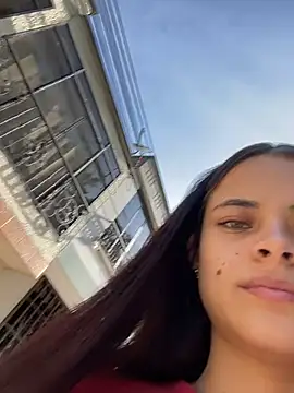 Snapshot of HannaRhodes chatting on 10.19.25 HannaRhodes online show from 10.19.25