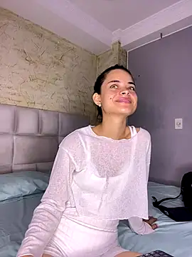 Snapshot of HannaRhodes chatting on 10.30.25 HannaRhodes online show from 10.30.25