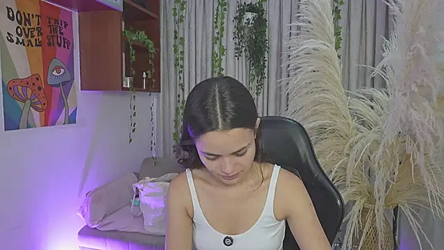 HannaRhodes online show from 04.11.26