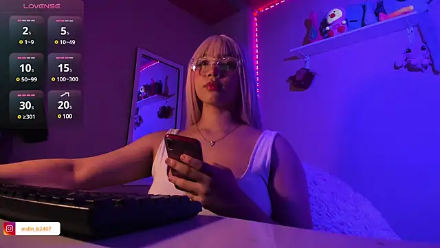 MadelineBenet online show from 01.15.25