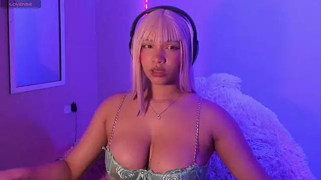 MadelineBenet online show from 01.21.25