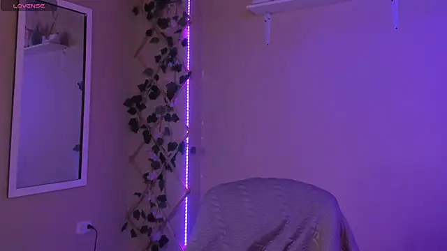 MadelineBenet online show from 09.09.25