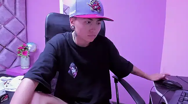 Snapshot of Im_Mathias chatting on 03.19.25 Im Mathias online show from 03.19.25