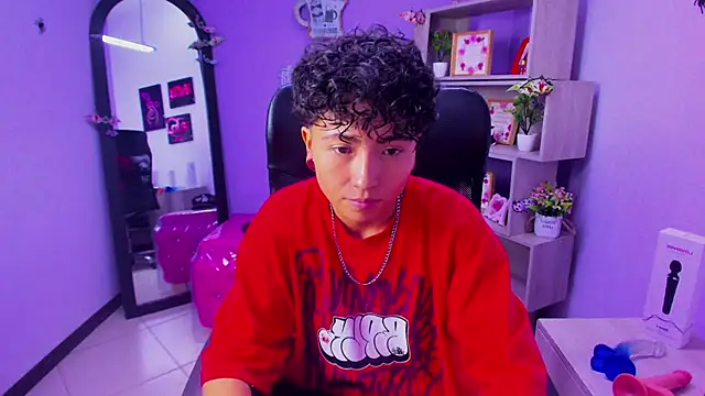 Snapshot of Im_Mathias chatting on 11.04.25 Im Mathias online show from 11.04.25