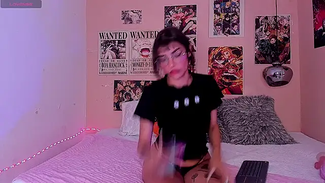 Snapshot of Luna-Chann chatting on 03.08.25 Luna-Chann online show from 03.08.25