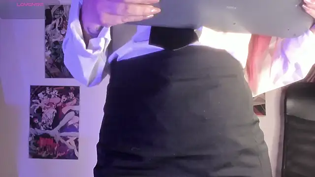 Snapshot of Luna-Chann chatting on 02.28.26 Luna-Chann online show from 02.28.26