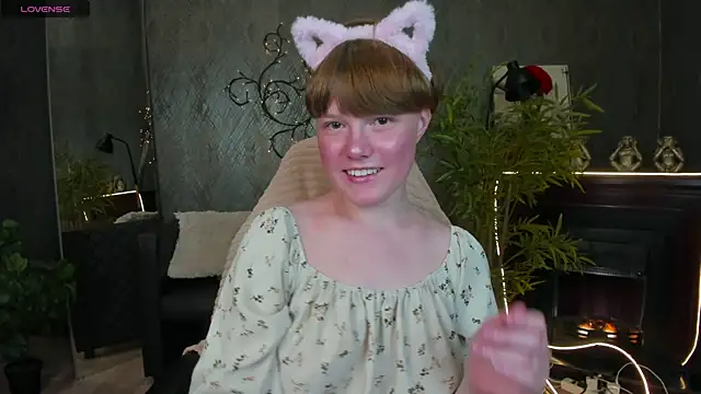 Snapshot of DreamyLuna chatting on 07.02.26 DreamyLuna online show from 07.02.26