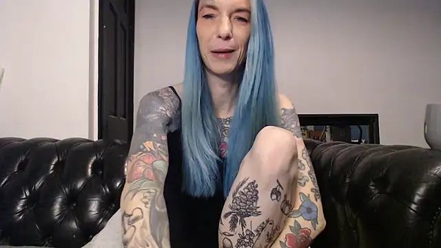 Snapshot of RavenryderUK chatting on 01.20.25 RavenryderUK online show from 01.20.25