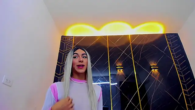 Snapshot of Isabella_stanford2 chatting on 02.08.25 Isabella stanford2 online show from 02.08.25