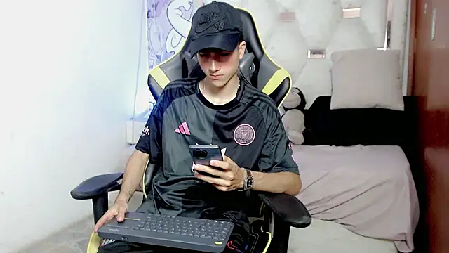 johnny cagee online show from 01.13.26